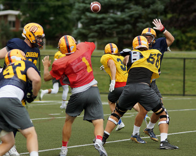 Queen's Football Camp 08833 copy.jpg