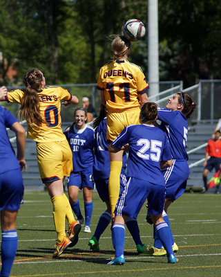 Queen's vs UOIT 03813 copy.jpg