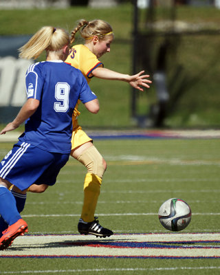 Queen's vs UOIT 08979 copy.jpg