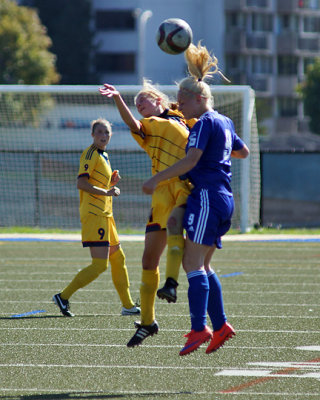 Queen's vs UOIT 04044 copy.jpg