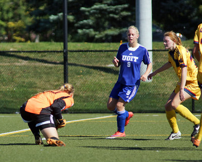 Queen's vs UOIT 04095 copy.jpg