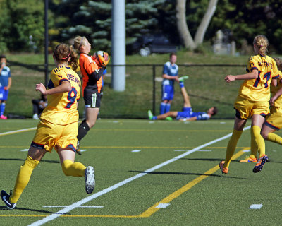 Queen's vs UOIT 04231 copy.jpg