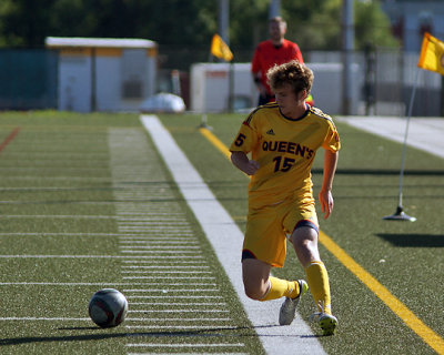 Queen's vs UOIT 04317 copy.jpg