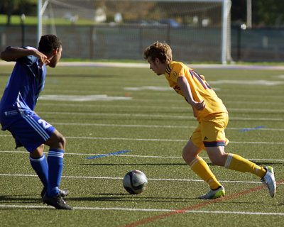 Queen's vs UOIT 04482 copy.jpg