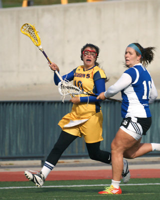 Queen's vs UOIT 09049 copy.jpg
