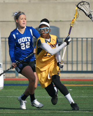 Queen's vs UOIT 09069 copy.jpg