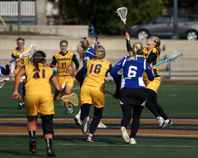 Queen's vs UOIT 05588 copy.jpg