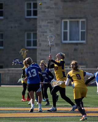 Queen's vs UOIT 05692 copy.jpg