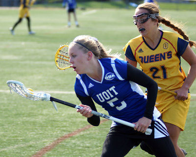 Queen's vs UOIT 05726 copy.jpg