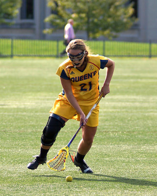 Queen's vs UOIT 05776 copy.jpg