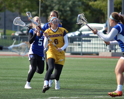 Queen's vs UOIT 05842 copy.jpg
