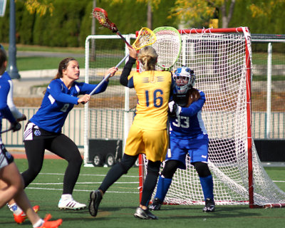 Queen's vs UOIT 05858 copy.jpg