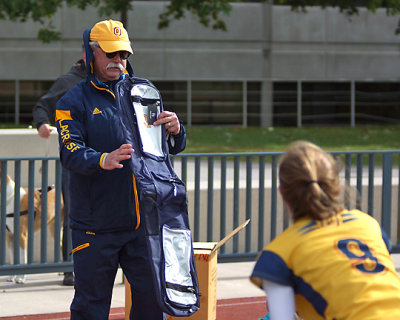 Queen's vs UOIT 06058 copy.jpg