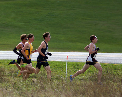 Queen's Men's Cross Country 09327 copy.jpg