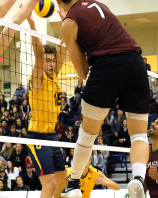 Queen's vs McMaster M-Volleyball 11-27-15
