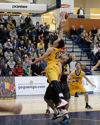 Queen's vs Guelph 9965 copy.jpg