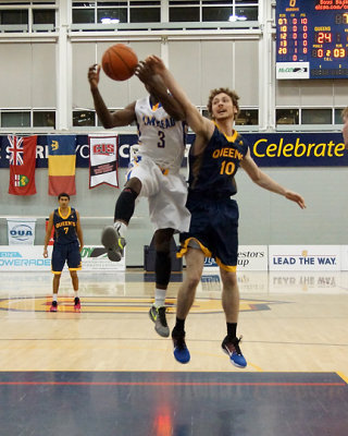 Queen's vs Lakehead 02541 copy.jpg