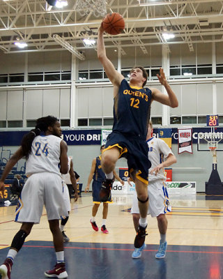 Queen's vs Lakehead 02565 copy.jpg