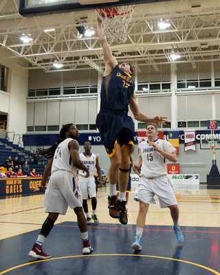 Queen's vs Lakehead 02566 copy.jpg