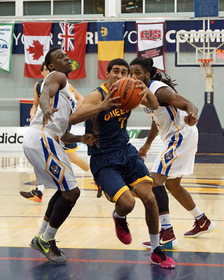 Queen's vs Lakehead 02582 copy.jpg