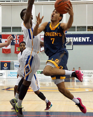 Queen's vs Lakehead 02586 copy.jpg