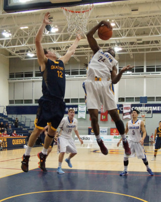 Queen's vs Lakehead 02596 copy.jpg
