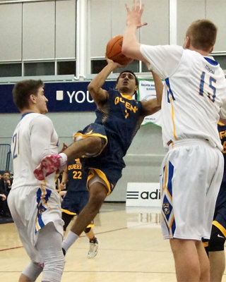 Queen's vs Lakehead 02609 copy.jpg