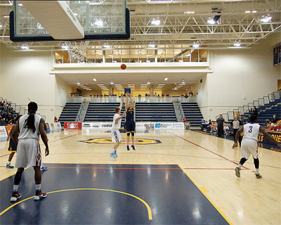 Queen's vs Lakehead 02734 copy.jpg