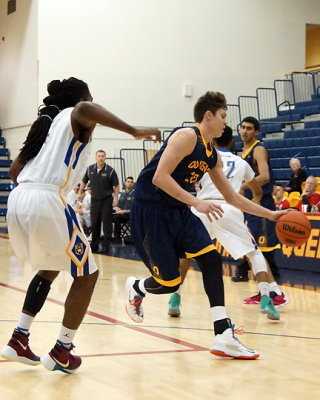 Queen's vs Lakehead 02779 copy.jpg