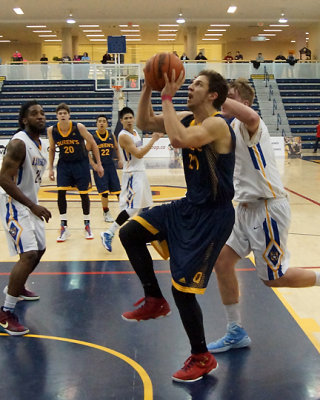 Queen's vs Lakehead 02825 copy.jpg