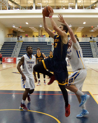 Queen's vs Lakehead 02826 copy.jpg