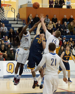 Queen's vs Lakehead 02865 copy.jpg