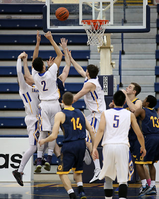 Queen's vs Lakehead 0394 copy.jpg