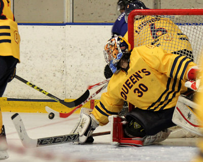 Queen's vs UOIT 8355 copy.jpg