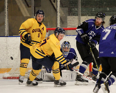 Queen's vs UOIT 8384 copy.jpg