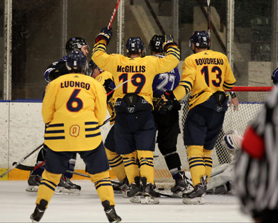 Queen's vs UOIT 8418 copy.jpg
