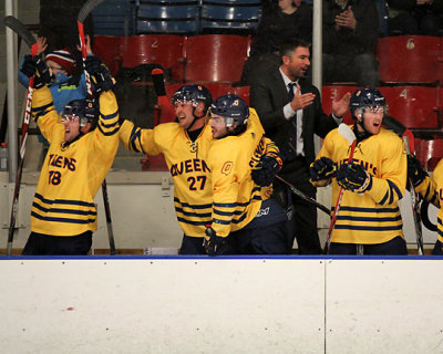 Queen's vs UOIT 8532 copy.jpg