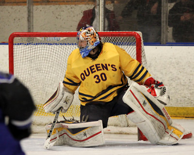 Queen's vs UOIT 8552 copy.jpg