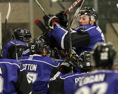 Queen's vs UOIT 8619 copy.jpg