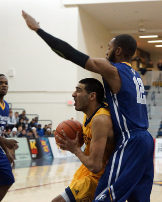 Queen's vs Ryerson 05002 copy.jpg