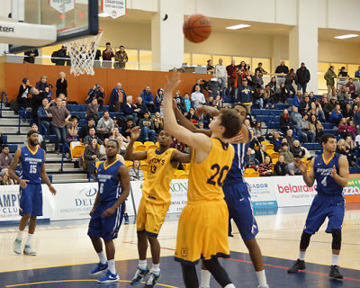 Queen's vs Ryerson 05498 copy.jpg