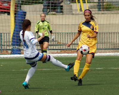Queen's vs UQAM 00224 copy.jpg