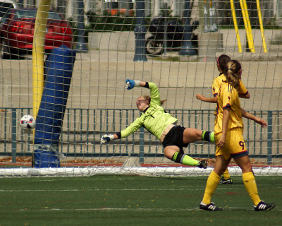 Queen's vs UQAM 00249 copy.jpg