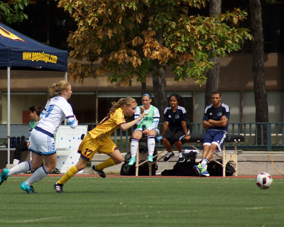 Queen's vs UQAM 00288 copy.jpg