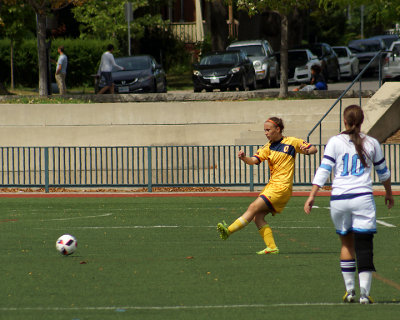Queen's vs UQAM 00371 copy.jpg