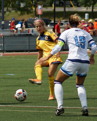 Queen's vs UQAM 00380 copy.jpg