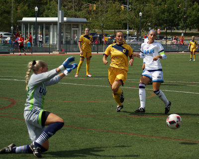 Queen's vs UQAM 00413 copy.jpg