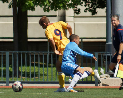 Queen's vs UQAM 01167 copy.jpg
