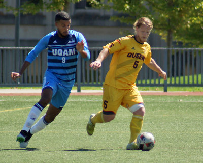 Queen's vs UQAM 01240 copy.jpg
