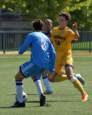 Queen's vs UQAM 01246 copy.jpg